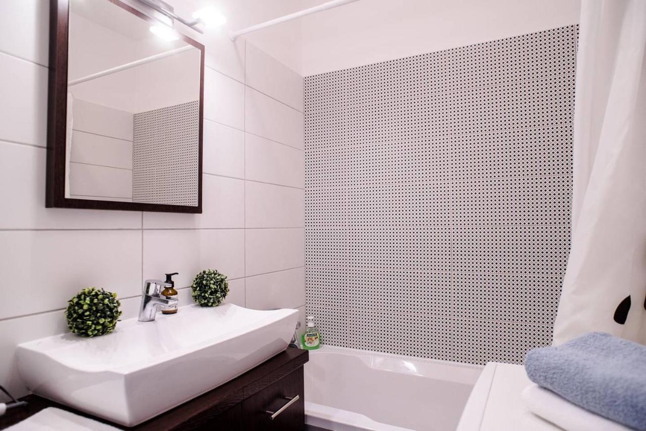بودابست Peaceful, Cozy And New Apartment With Balcony المظهر الخارجي الصورة