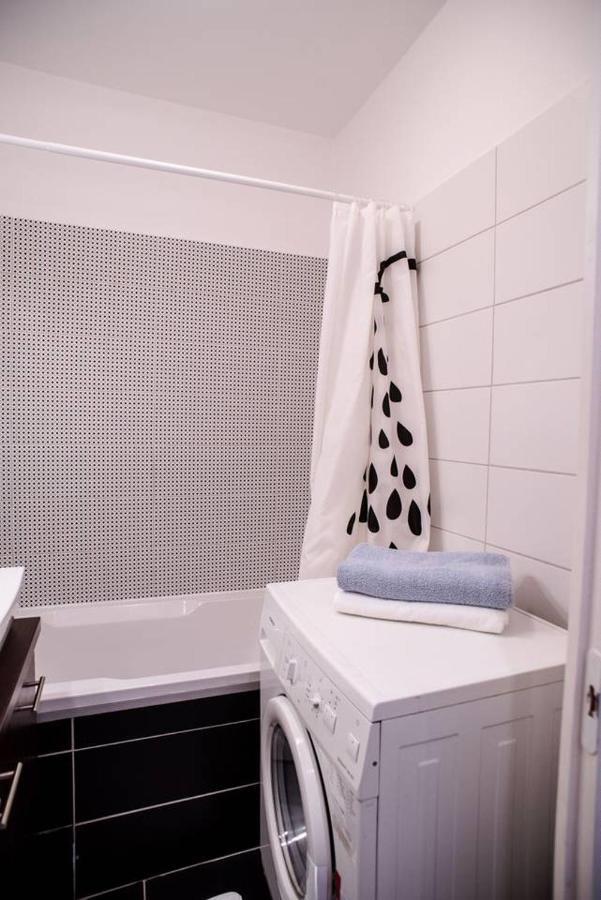 بودابست Peaceful, Cozy And New Apartment With Balcony المظهر الخارجي الصورة